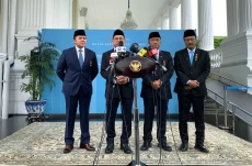 Soeharto Pahlawan Nasional,...