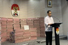 KPK Kembalikan Rp883...