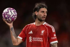 Liverpool Sedang Tenggelam,...