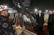 Putin Tepis Klaim Rusia...