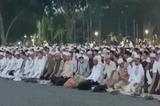 Massa Reuni 212 Mulai...