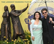 Patung Shah Rukh Khan...