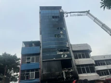 Kebakaran Gedung Tewaskan...
