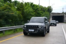 Satu Mobil, Dua Nyawa:...