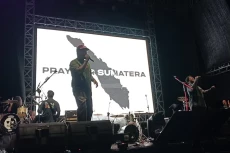 Meski Suara Tak Fit,...