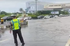 Tol Sedyatmo Arah Bandara...
