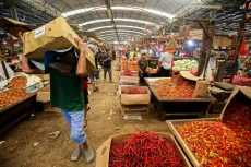 Harga Cabai Merah Turun,...