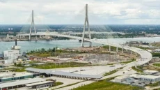 Trump Ancam Blokir Jembatan...