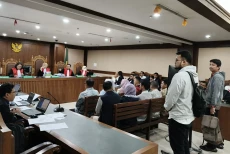 Bupati Buol Akui Terima...