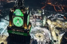 10 Masjid Terbesar di...
