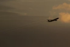 Ruang Udara Iran Masih...