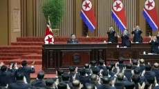 Kim Jong-un Peringatkan...
