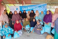 Ratusan Keluarga Korban...