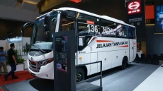 Hino Luncurkan Bus 4x4...