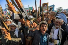 Houthi Bersumpah Tingkatkan...
