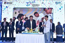 Menginjak Usia 37 Tahun,...