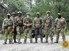 Dibantu Tentara Rusia,...