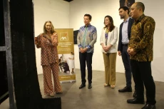 AXA Insurance Gandeng...