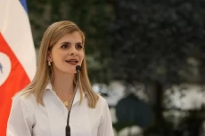 Siapa Laura Fernandez?...