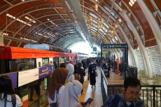 LRT Jabodebek Kian Diminati,...
