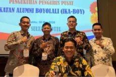 Kukuhkan Pengurus Pusat...