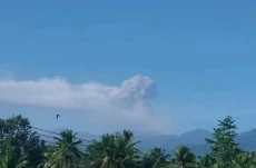 Gunung Dukono Erupsi...