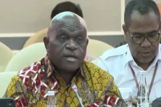 Revisi UU Polri, Menteri...