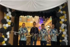 Resmi Dibuka, DAIKIN...