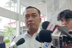 Sangkal Menkeu dan Gubernur...