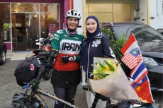Dari Iran ke Indonesia,...