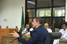 Sidang PLK di PTUN,...