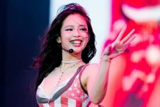 Grillz Mawar Biru Jennie...