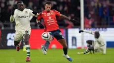 2 Pemain Sepak Bola...