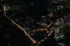 Malam Ini, Lampu Jalan...