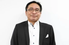 Perang Iran: Dari Bertahan...
