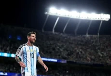Hattrick Messi Lawan...