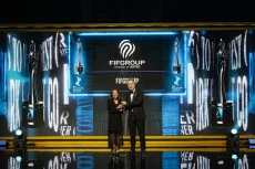 FIFGROUP Raih Lima Penghargaan...