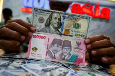 Rupiah Hari Ini Masih...