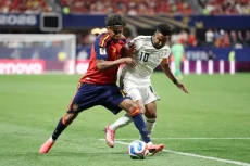 Spanyol Ngamuk, Sikat...