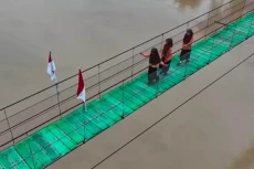 5.000 Jembatan Gantung...