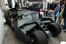Mengapa Batmobile Tumbler...