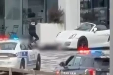 Penembakan Guncang Lingkungan...