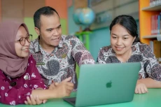 60 Ribu Guru Dipanggil...