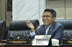 Perjuangkan Hak Daerah,...