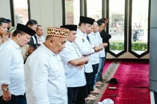 Momen Jokowi Salat Jumat...