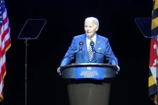 Biden Sebut Trump Pencundang,...