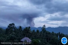 Gunung Dukono Maluku...