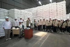 Bulog Buka Gudang untuk...