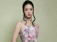 Jisoo BLACKPINK Dinobatkan...