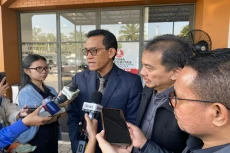 Roy Suryo Bawa Bukti...